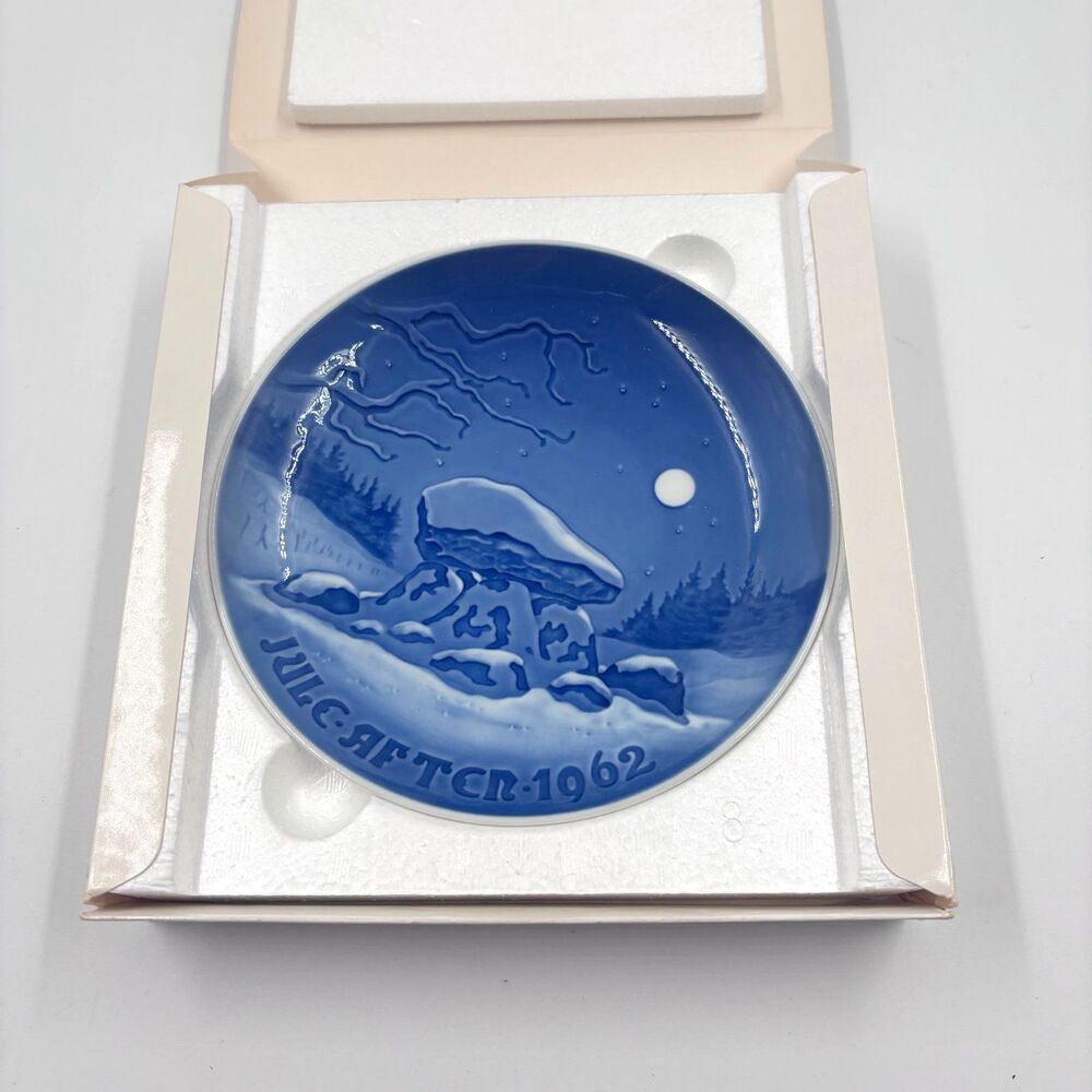 1962 Bing & Grondahl Christmas Plate Winter Night Denmark Blue White Vintage B&G